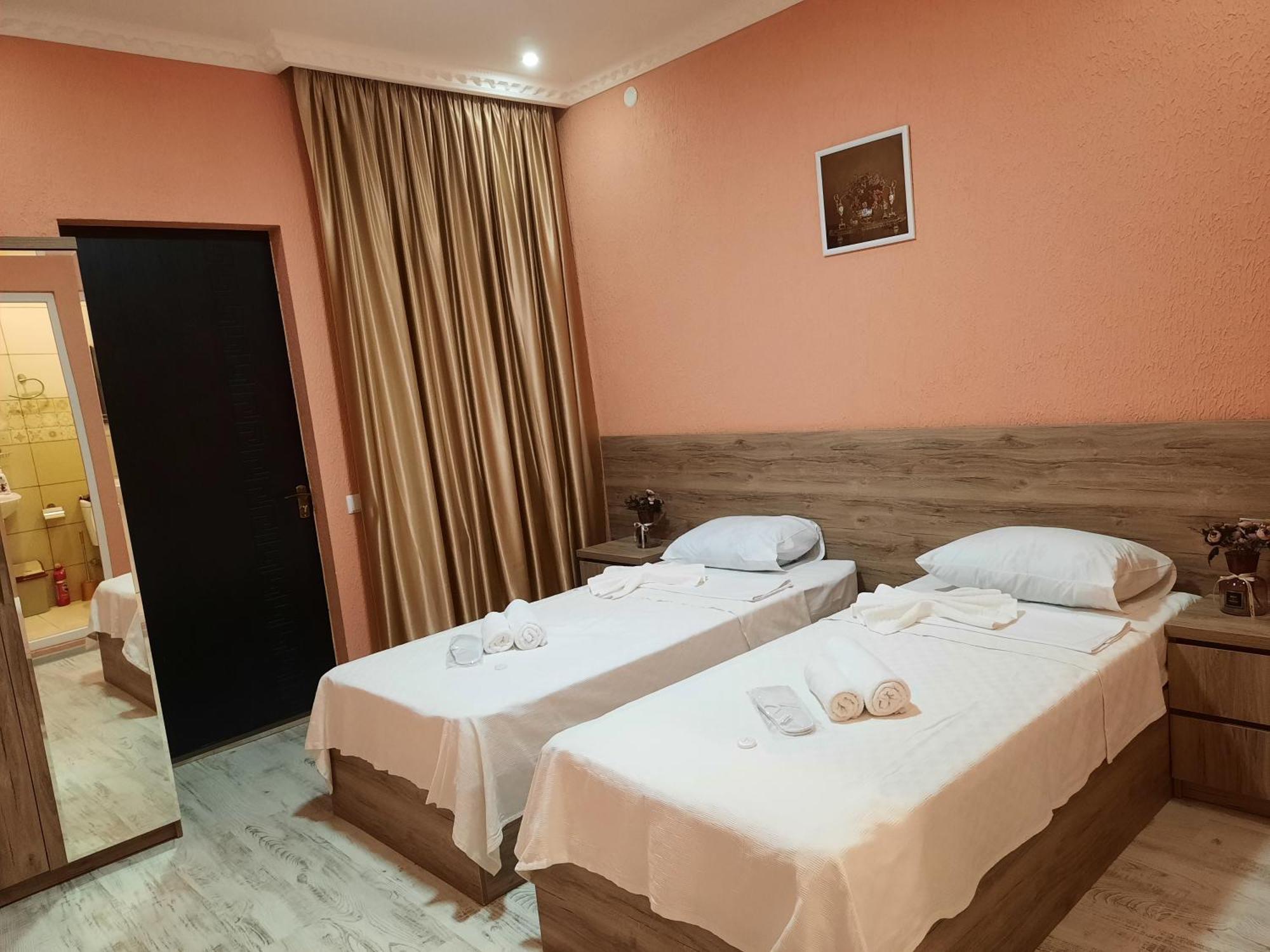Inaisi Hotel Kutaiszi Szoba fotó